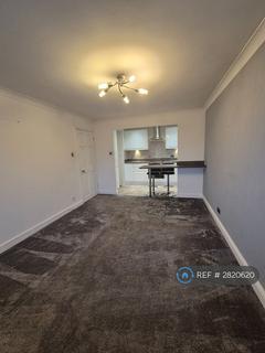 2 bedroom flat to rent, Marwell Close, Romford, RM1