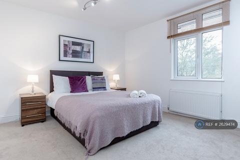 3 bedroom flat to rent, Royal Lane, West Drayton, UB7
