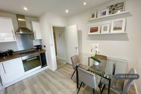 2 bedroom flat to rent, Spa Road, London, SE16
