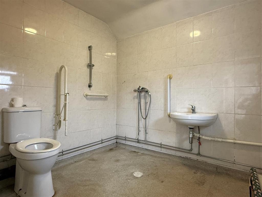 Wet room.JPG