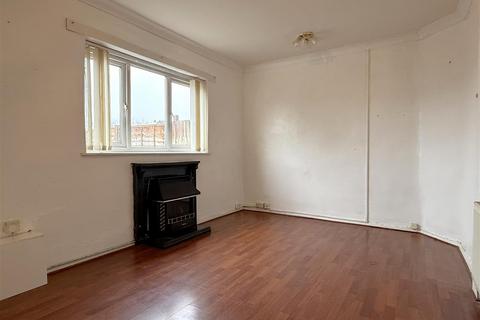 3 bedroom semi-detached house for sale, Pendeford Avenue, Claregate