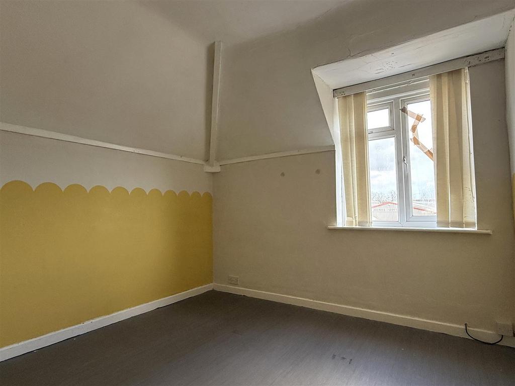 Bed3a.JPG