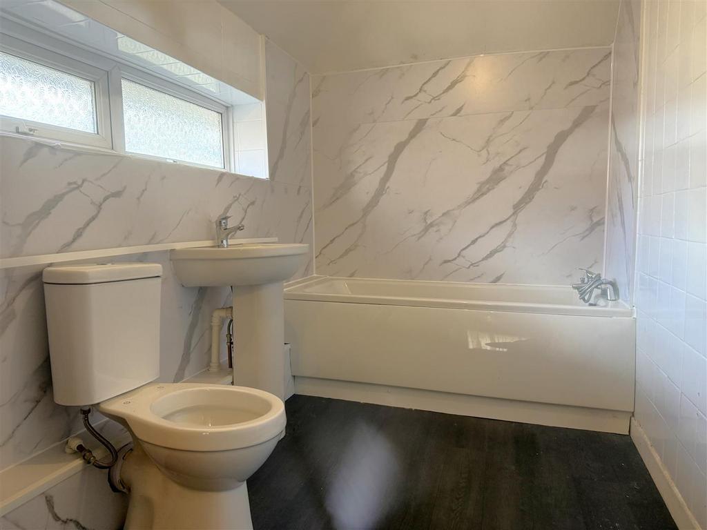 Bathroom.JPG