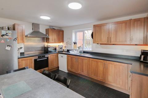 5 bedroom detached house for sale, Cedar Avenue, Haywards Heath, RH16