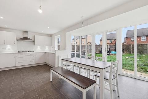 4 bedroom detached house for sale, Osborne Close, Halstead, CO9