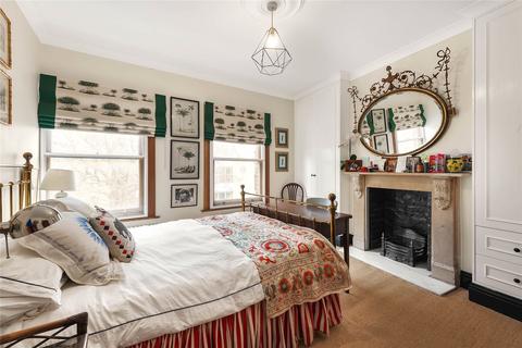 2 bedroom flat for sale, Battersea Park Road, London, SW11