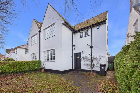 undefined, Lon Isa, Rhiwbina, Cardiff. CF14