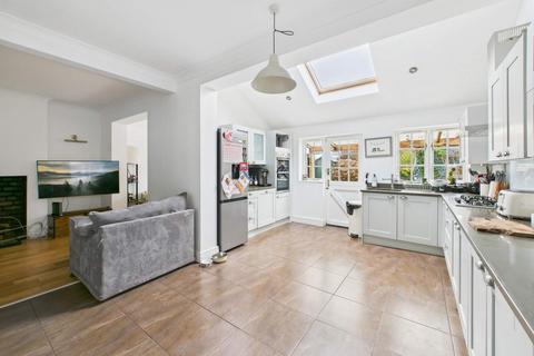 undefined, Lon Isa, Rhiwbina, Cardiff. CF14