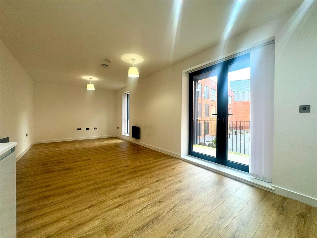 Living room pic 3.jpeg
