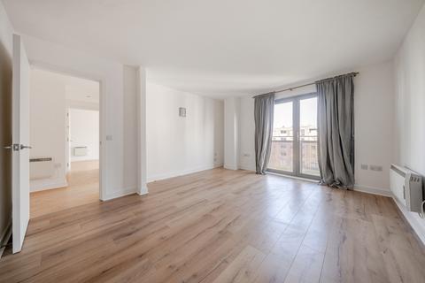2 bedroom flat to rent, Deals Gateway London SE13