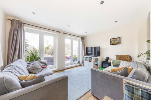 undefined, Second Cross Road, Twickenham TW2