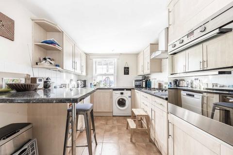 undefined, Second Cross Road, Twickenham TW2