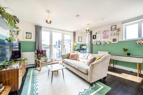 1 bedroom flat for sale, London Road, Isleworth TW7