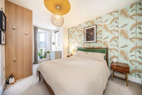 1 bedroom flat for sale, London Road, Isleworth TW7