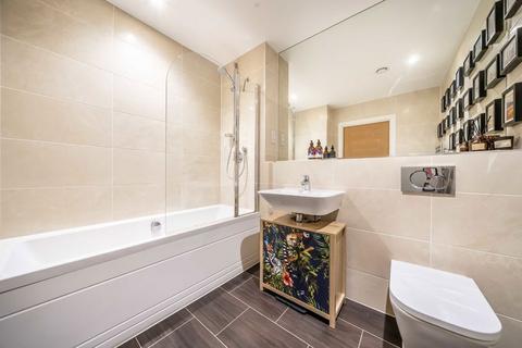 1 bedroom flat for sale, London Road, Isleworth TW7