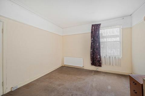2 bedroom apartment for sale, High Street, Thornton Heath, CR7