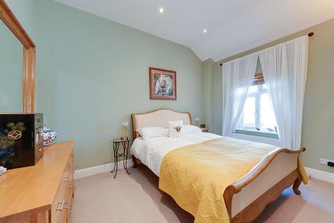 3 bedroom house for sale, Brent Terrace, Cricklewood NW2
