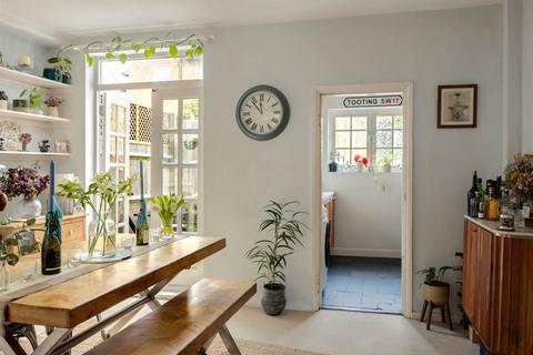 2 bedroom terraced house for sale, Lessingham Avenue, London SW17