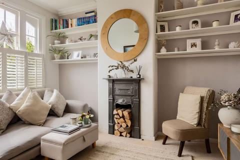 2 bedroom terraced house for sale, Lessingham Avenue, London SW17