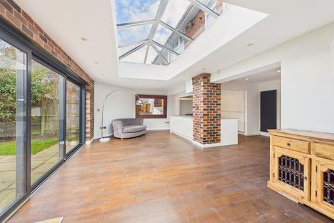 4 bedroom semi-detached house for sale, Kingsley Avenue, Melton Park, Gosforth, NE3