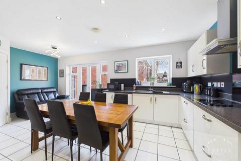 4 bedroom detached house for sale, Holywell Fields, Hinckley
