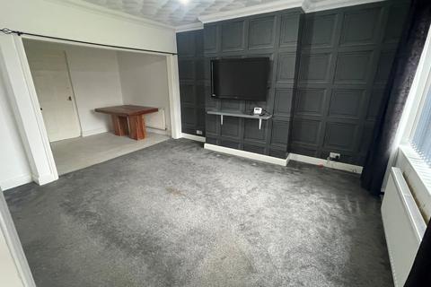 3 bedroom semi-detached house to rent, Marshall Avenue, Middlesbrough TS3