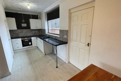 3 bedroom semi-detached house to rent, Marshall Avenue, Middlesbrough TS3