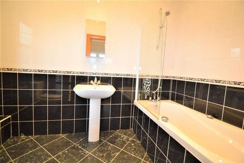 4 bedroom house to rent, Fullwell Avenue, London, IG6