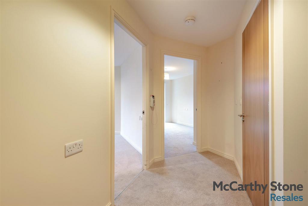 8680374-interior02.jpg