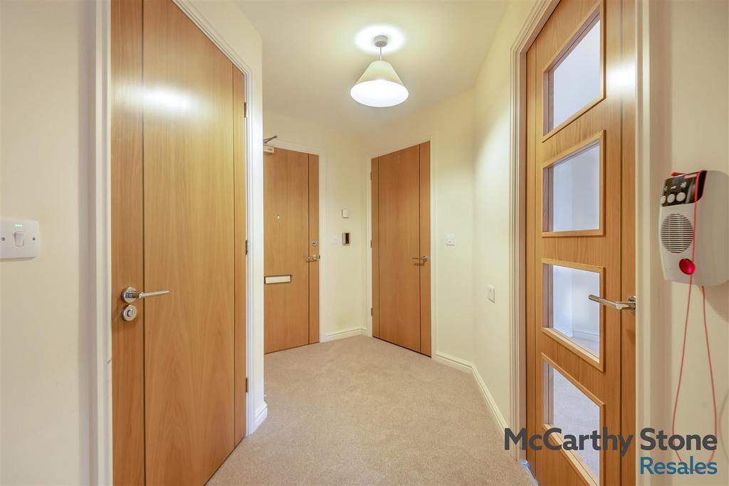 8680374-interior03.jpg
