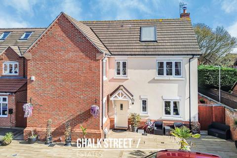undefined, Elms Close, Hornchurch, RM11