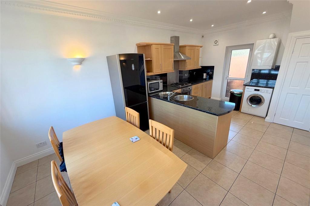 Kitchen/Dining Room2