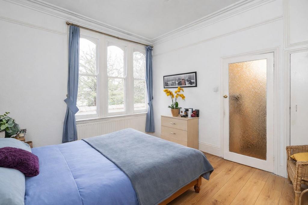 Flat 5, 1 Manor Road 7 (2).jpg