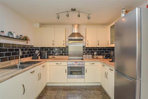 2 bedroom apartment for sale, Milan Walk, Brentwood