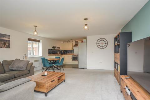 2 bedroom apartment for sale, Milan Walk, Brentwood