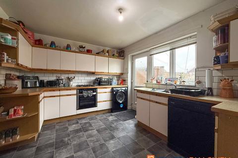 3 bedroom detached house for sale, Kingsway, Balderton NG24