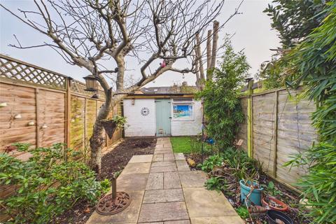 2 bedroom terraced house to rent, Cordwallis Road, Maidenhead, Berkshire, SL6