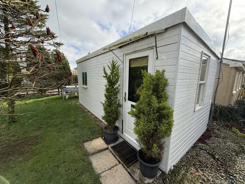Detached Bed Sit