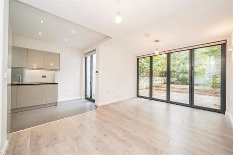 2 bedroom flat to rent, Lena Gardens, London W6