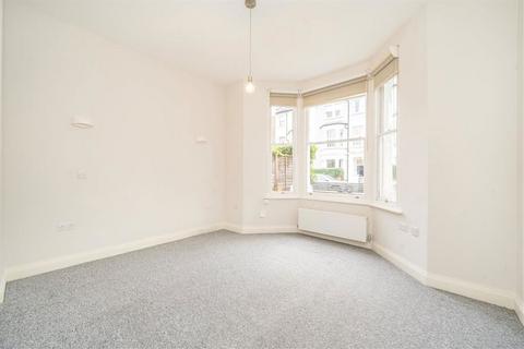 2 bedroom flat to rent, Lena Gardens, London W6