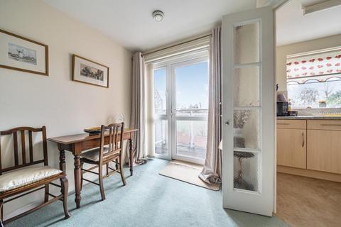 1 bedroom retirement property for sale, Newbury,  Berkshire,  RG14