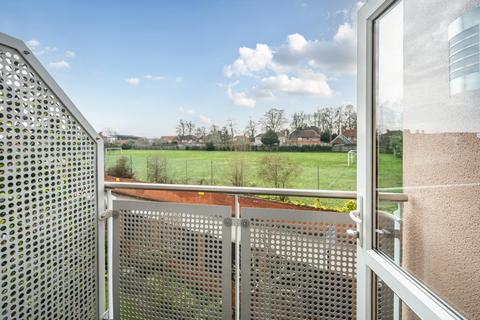 1 bedroom retirement property for sale, Newbury,  Berkshire,  RG14