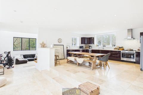 5 bedroom detached house for sale, Buckwyns Chase, Billericay, Essex, CM12