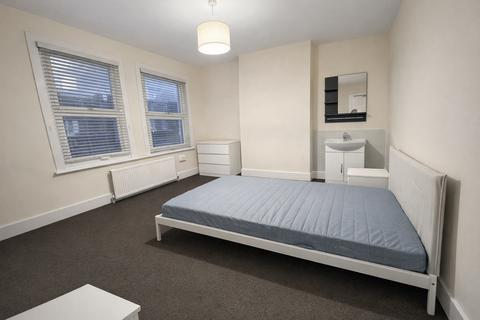 1 bedroom flat to rent, Davidson Road, Croydon, CR0