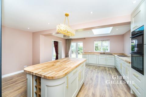5 bedroom house to rent, Elliott Avenue, Ruislip, HA4