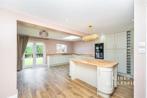 5 bedroom house to rent, Elliott Avenue, Ruislip, HA4