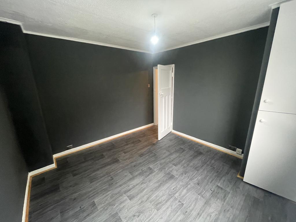 Bedroom 1.jpeg