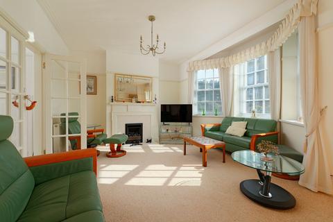 3 bedroom flat for sale, Sandgate Road, Folkestone, CT20