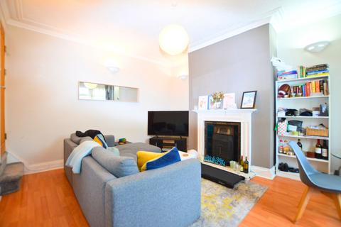 2 bedroom property to rent - Norman Mount, Leeds LS5