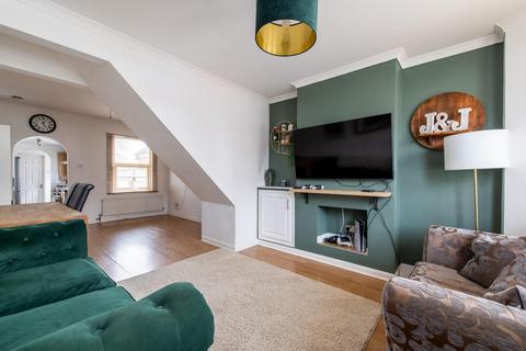 3 bedroom terraced house for sale, Milton Road, Swanscombe